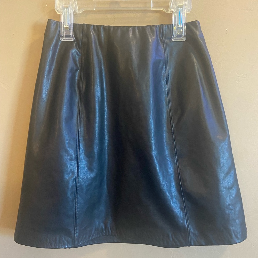 Olive + Oak faux leather mini skirt size XS black